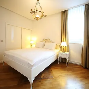 aparthotel-vila-minka.hotels-in-ljubljana.com/
